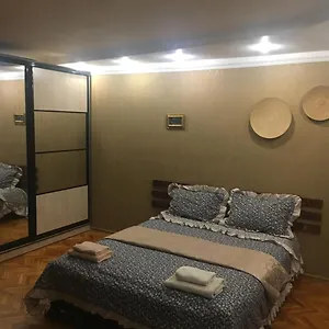  Апартаменты Kvartira Na Krakivskiy 12 , 52